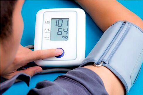 Measuring blood pressure for hypertension